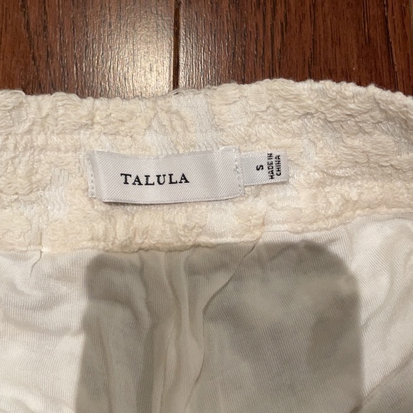 Aritzia shorts - Picture 2 of 2